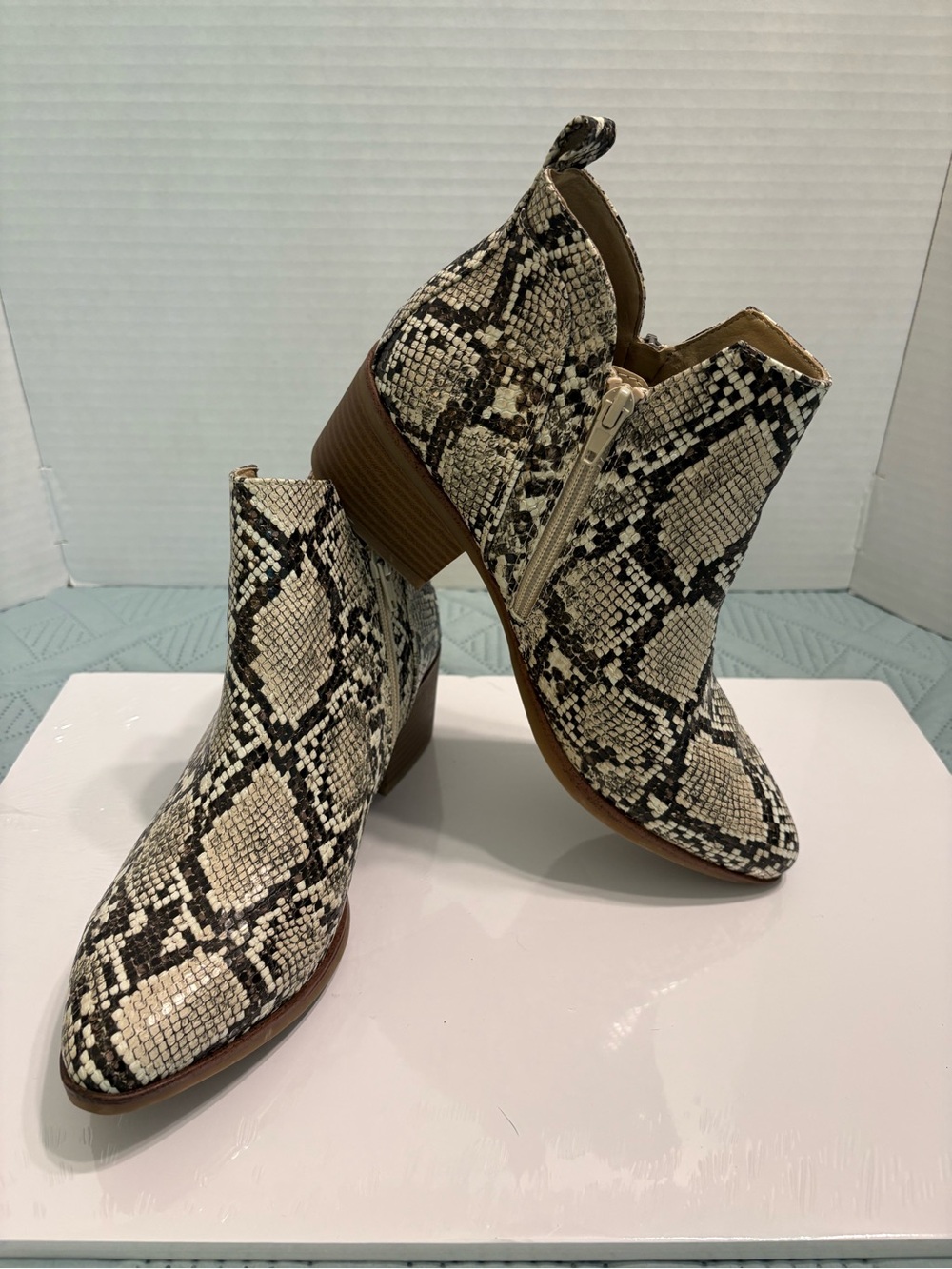 MIA Auden Snake Skin Print Stacked Heeled Booties Side Zip Size 7